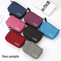 Organisateur de toilette imperméable avec logo personnalisé, essentiels de voyage, rangement pour pinceaux de maquillage de voyage, trousse de toilette matelassée, étui de beauté pour hommes