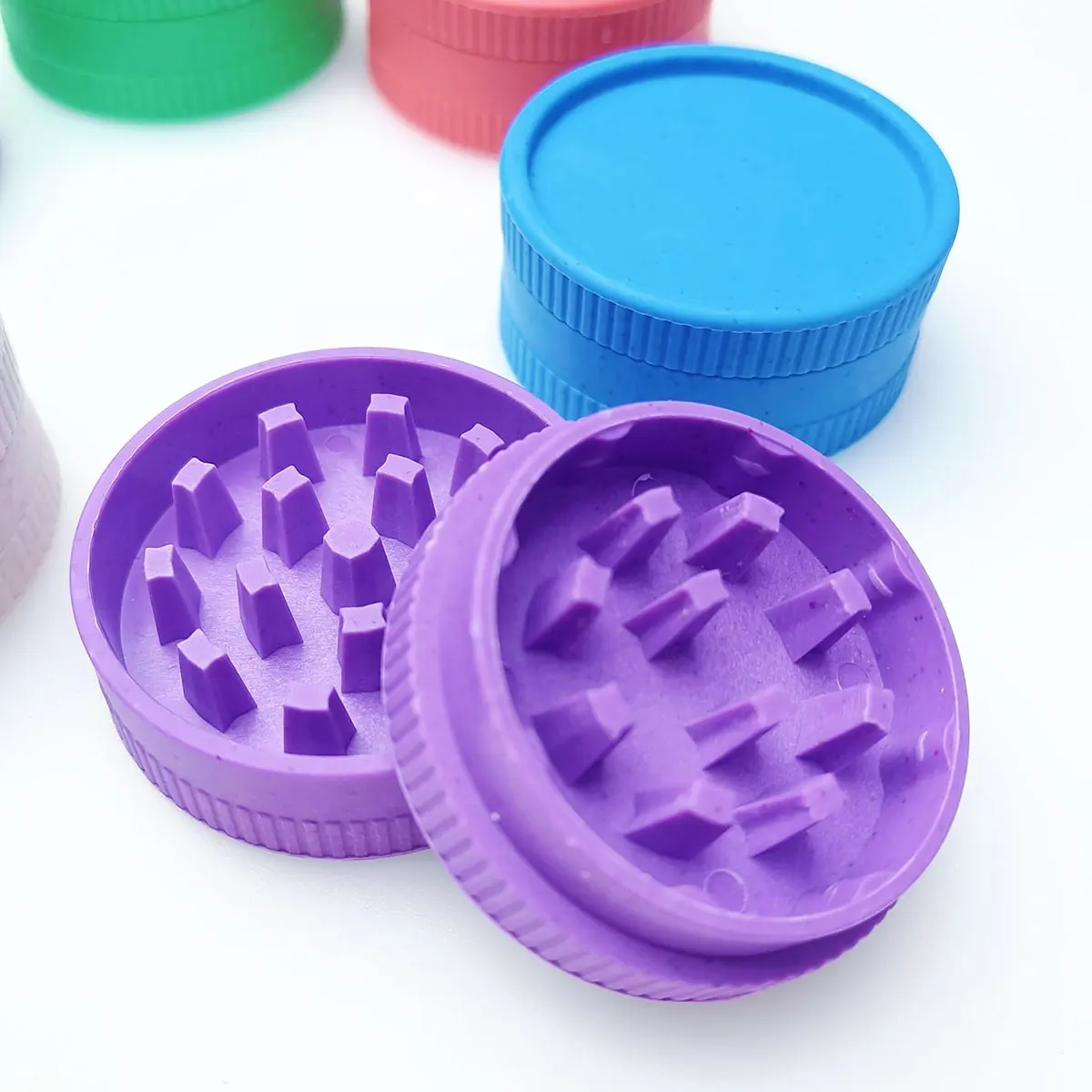 Manufacturers Two Layer Colourful Manual Herb Grinder Biodegradable 55MM Plastic Grinders Smoking