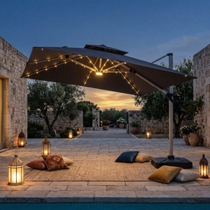 Parasol cantilever d'extérieur avec éclairage LED solaire, parasol de patio haut de gamme avec éclairage intégré pour jardin - Product Image 1