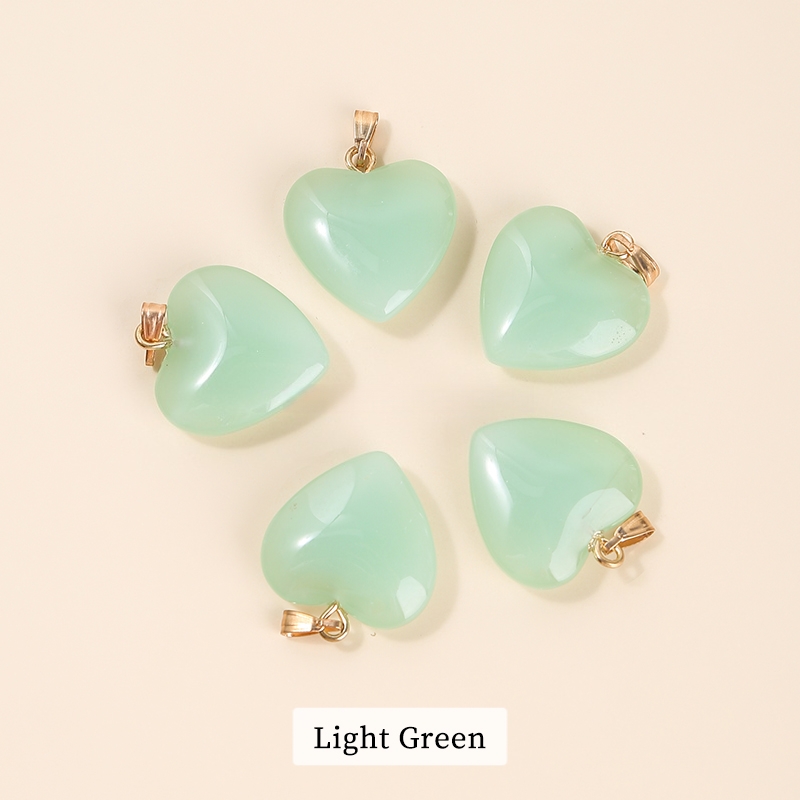 Ciondolo a forma di cuore in vetro verde chiaro