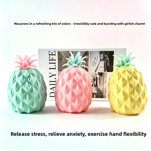 Jouet Squishy Ananas de Simulation avec Billes Intérieures, Jouet Anti-Stress Fidget, Vente en Gros de Balles Squishy Anti-Stress - Product Image 4
