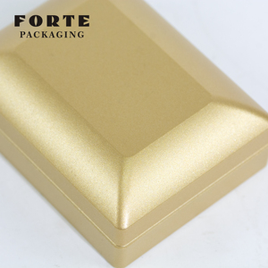 Caja de Joyería FORTE de Cuero PU con Logotipo Personalizado Dorado, Empaque para Joyas, Collares y Colgantes - Product Image 4