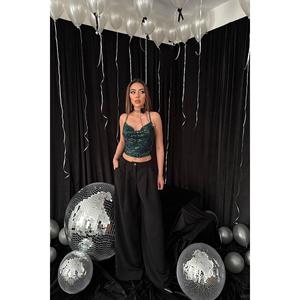 Blusa de satén elástica con tirantes y cuello en V para mujer, sexy, sin espalda, ideal para fiestas - Product Image 6