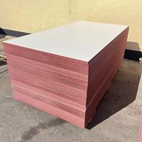 MDF ignifuge de haute qualité Wanda, première classe, 1220x2440x18mm, FR MDF/E1, faible émission de formaldéhyde, résistant à l'humidité, couleur rouge