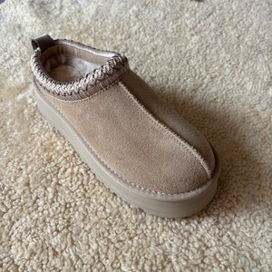 Bottes de neige <span class=keywords><strong>Uggs</strong></span> pour femmes 2026 de haute qualité, confortables, douces, imperméables, à semelle épaisse, avec fourrure polaire, sans talon, style Muffin - Product Image 4