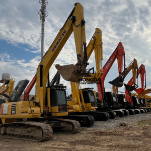 Machine d'occasion d'occasion PC220 de bonne qualité Komatsu PC220 excavatrice hydraulique sur chenilles de 22 tonnes à vendre - Product Image 1