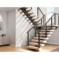 Escalier moderne à monopoutre avec marches en bois et balustrade à câbles