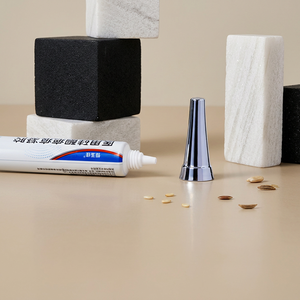 Tube médical en PE avec capuchon conique électro-plaqué - Product Image 4