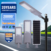Dernier design de lampadaire solaire LED tout-en-un en aluminium extrudé 100W 200W gris foncé étanche IP65