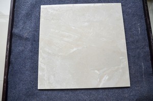 Foshan alta calidad 60x60cm <span class=keywords><strong>lola</strong></span> crema marfil <span class=keywords><strong>de</strong></span> porcelana pulido piso <span class=keywords><strong>de</strong></span> baldosas - Product Image 4