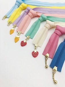 Precio de Fabricante, Compre Cierre de Cremallera de Nylon con Bloqueo Automático Certificado por OEKO-TEX en Rollo para Bolsas y Prendas - Product Image 3