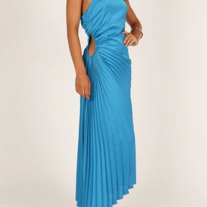 เดรสลำลองฤดูร้อนแบบใหม่ปี 2025  ไม่มีแขน เปิดหลัง เซ็กซี่ แฟชั่นใหม่  เดรสสีพื้นสำหรับผู้หญิง - Product Image 4