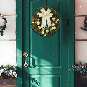 Guirlande de Noël lumineuse Hausse avec support métallique, pré-éclairée, grand nœud doré, pommes de pin, fonctionne sur piles, 40 LED, pour la fête - Product Image 2