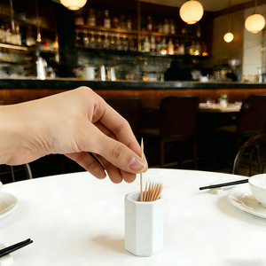 Porta Palillos de Cerámica Blanca Octogonal con Tapa de 4x7.5cm para Vajilla de Hotel y Restaurante - Product Image 2