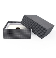 Boîte de téléphone en papier noir de luxe avec logo personnalisé et estampage à chaud doré pour l'emballage de vente au détail de smartphones universels