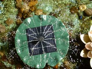 <span class=keywords><strong>Pompe</strong></span> à eau flottante en plastique pour la décoration paysagère dans les piscines/étangs extérieurs pour chevaux - Product Image 2