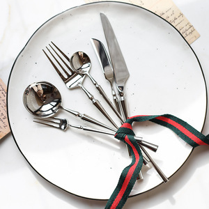 Juego de cubiertos chapados en oro de acero inoxidable de lujo a precio de promoción OEM al por mayor para decoración de bodas y fiestas - Product Image 5