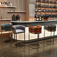 Chaise de bar moderne luxueuse en métal doré chaise haute en cuir orange pour hôtel restaurant cuisine