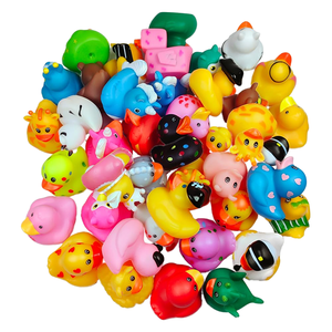 Canard en caoutchouc PVC de 2 pouces, motifs variés, <span class=keywords><strong>jouet</strong></span> de <span class=keywords><strong>bain</strong></span> coulissant et couinant <span class=keywords><strong>pour</strong></span> bébés et enfants, avec logo personnalisé, vente en gros - Product Image 1