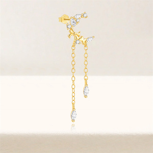 Pendiente de Diseño Moderno con Forma de Mariposa, Geometría, Circonita, Estrella y Luna - Product Image 4