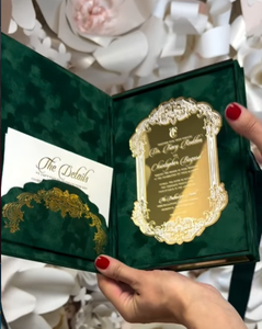 Boîte en velours vert émeraude royale intemporelle <span class=keywords><strong>de</strong></span> luxe sur mesure, <span class=keywords><strong>miroir</strong></span> doré en acrylique, suite d'invitations <span class=keywords><strong>de</strong></span> mariage, boîtes d'invitations au design personnalisé - Product Image 1