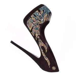 Disegni con Strass Modello Base Personalizzato Realizzato con U2028HF per Scarpe |   Aggiornamento Disponibile con Cristalli <span class=keywords><strong>Swarovski</strong></span> o Preciosa - Product Image 3
