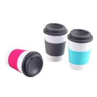 Tazza di caffè 12 once tazze di caffè a doppia parete isolate su misura tazza di caffè riutilizzabile in plastica PP con coperchio e fascia in silicone