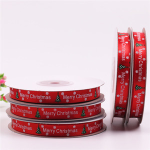 Venta al por mayor rojo 1CM brillante y suave impresión Feliz árbol de Navidad Paquete de regalo cinta de satén de Navidad - Product Image 2