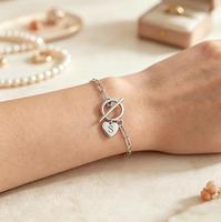Bracelet chaîne trombone en acier inoxydable plaqué or 18 carats avec initiale en forme de cœur et fermoir OT – Bracelet alphabet personnalisé