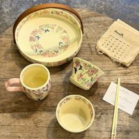 Handgemaakte keramische fruitmand met bloemenpatroon, multifunctioneel decoratief mandje met houten handvat voor buiten dineren
