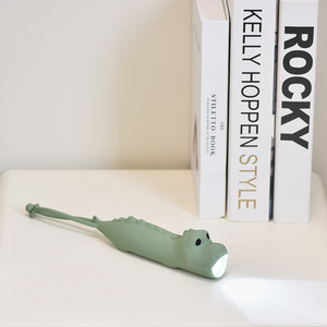 Cắm trại đèn flash đèn lồng nhà di động dễ thương Mini đêm đèn trẻ em Torch LED Đèn gấu Silicone USB sạc Dimmable - Product Image 4