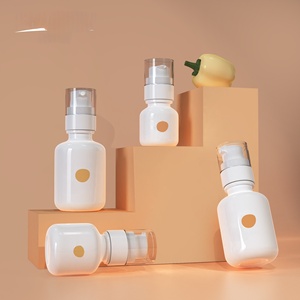 Commercio all'ingrosso di plastica per animali domestici 40ml 60ml bottiglie da 100ml con pompa spruzzatore per cosmetici di bellezza medica imballaggio per la cura della pelle sieri - Product Image 5