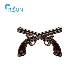 Produttore 3D croce pistola sparatutto lancia cecchino <span class=keywords><strong>fucile</strong></span> d'assalto arma da fuoco smalto risvolto spilla personalizzato pistola smalto spilla - Product Image 6