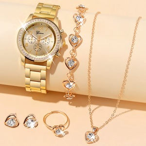 Trendy Gold Diaomnd Pulsera Anillos Collares Conjunto Reloj de cuarzo Mujeres Hombres Reloj de moda y conjuntos de joyas con caja de regalo - Product Image 1