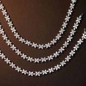 สร้อยข้อมือเพชรคุณภาพสูง 5.0 กะรัต รูปใบโคลเวอร์สี่แฉก ทองคำขาว 18K ไม่ลอก ไม่ดำ กันน้ำ ยี่ห้อซินฟลาย - Product Image 4