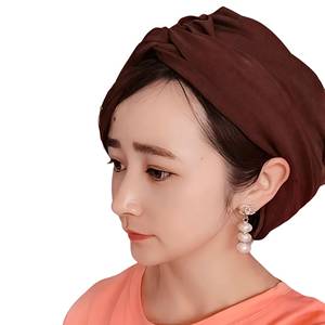 Chapeau foulard incurvé en acrylique uni pour femme, avec deux queues, respirant et écologique, idéal pour les voyages, vente en gros - Product Image 4