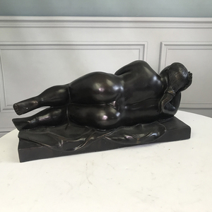 Célèbre sculpture en bronze de Fernando <span class=keywords><strong>Botero</strong></span> représentant une femme corpulente - Product Image 3