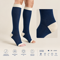 Chaussettes de compression personnalisées à bout ouvert, en tricot de nylon et élasthanne, couleur écru marine, avec support du mollet et ajustement du bout du pied, gradation de taille