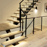 Escalier d'intérieur moderne flottant avec lumière LED, rampe droite en verre pour appartement, sous-sol, escalier d'intérieur préfabriqué en bois