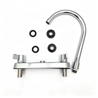 Robinet de cuisine en acier inoxydable Metalique 330003-CR Chrome 8 pouces, montage sur plan, rotation à 360 degrés, 2 poignées, 2 trous, finition argent