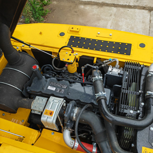 รถขุดไฮดรอลิกตีนตะขาบ Komatsu PC200-8 ของแท้จากญี่ปุ่น มือสอง น้ำหนัก 20 ตัน ชั่วโมงการทำงานต่ำ พร้อมหัวต่อแบบ Quick Coupler - Product Image 6