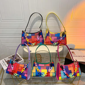 Bolso de Cadena Avanzado para Mujer 2025, Nuevo Estilo Versátil de Otoño Invierno, Bolso Bandolera de Un Solo Hombro con Dos Correas, Diseño Cuadrado Pequeño - Product Image 3