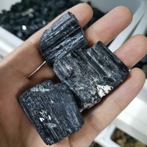 Vente en gros de pierres précieuses brutes de haute qualité, grande tourmaline noire pour la décoration - Product Image 3