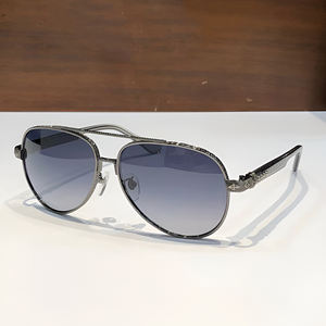 Lunettes de soleil en titane ultra léger résistant à la <span class=keywords><strong>corrosion</strong></span> et durable avec logo personnalisable Prescription Business Bike Driving Sun Visor - Product Image 1