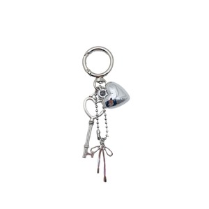 Nghệ Thuật Cổ Điển Thích Hợp Thiết Kế Kim Loại Bạc Trái Tim Khóa Bow Túi Trang Trí Keychain - Product Image 1