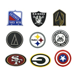 Parches de Goma Suave Personalizados con Logotipo 3D y Nombre para Prendas - Product Image 3