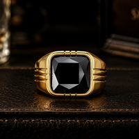 JLM Vintage Vergoldeter Edelstahl Herrenring mit Facettiertem Schwarzem Stein Klassischer Siegelring Männerschmuck Großhandel