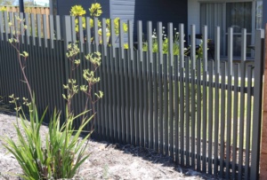 Hàng Rào Thép OEM ODM Bán Chạy Trực Tiếp Từ Nhà Máy Hàng Rào Thép Đế Ống Thép Hàng Rào Mạ Kẽm Hàng Rào Thép Và Hàng Rào Đường Sắt - Product Image 2