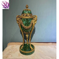 Vase décoratif géométrique oriental en laiton et porcelaine, style pot à gingembre, émeraude du Moyen-Orient, trophée antique, artisanat d'art pour la maison