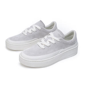 2025 nouveau Style petite échelle décontracté bas haut élégant hommes chaussures à la mode Sneaker hommes à la mode polyvalent - Product Image 1